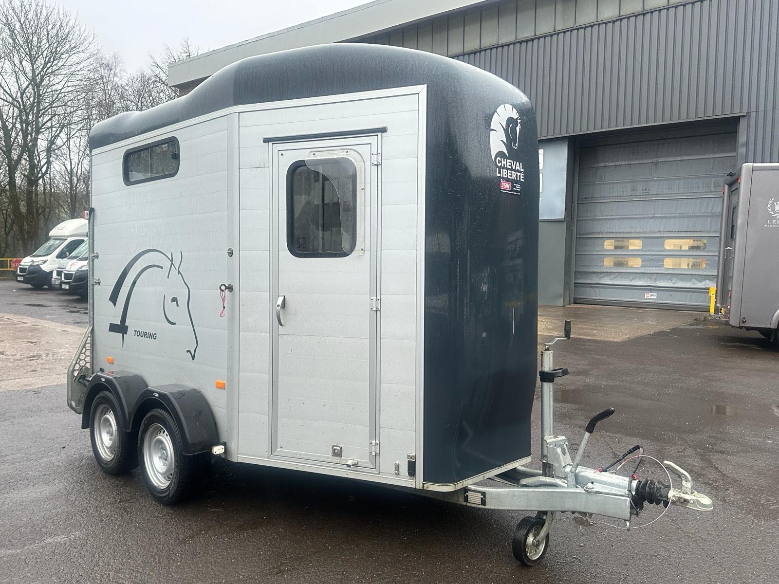 Pre-Owned Cheval Liberte Touring Country with Built-In Tack Room 
